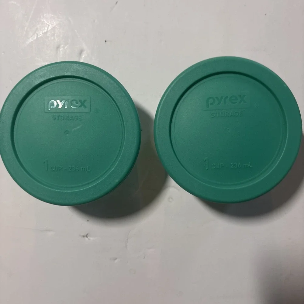 Pyrex Lot Of 2 7202 1 Cup Green Tinted Glass Bowls & Green Lids EUC